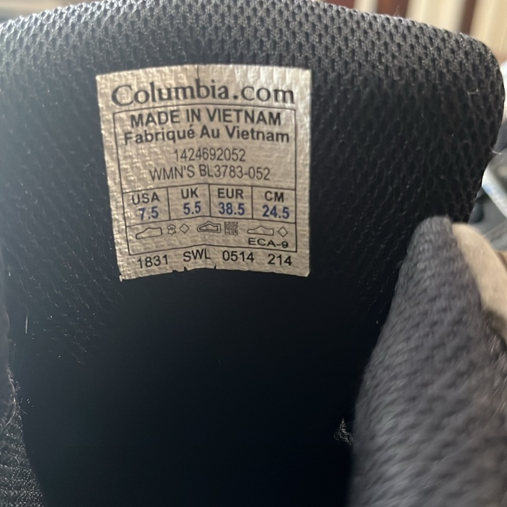 Columbia gray hiking boots - Picture 6 of 8